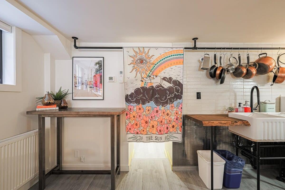 Oasis In Toronto's Heart + Parking! Apartment *