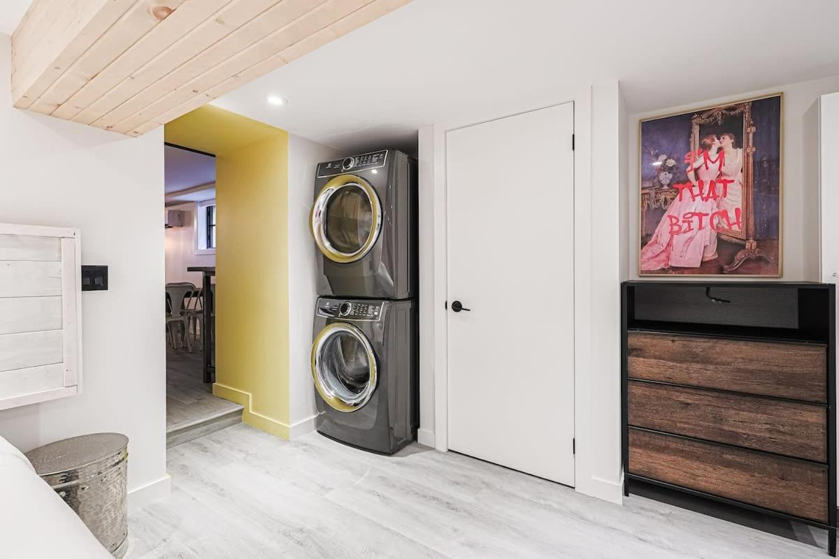 Apartment Oasis In Toronto's Heart + Parking!